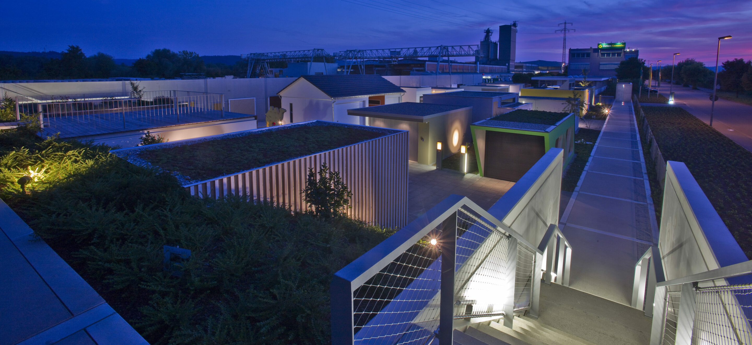 Die schönste Garagenausstellung bei Nacht
