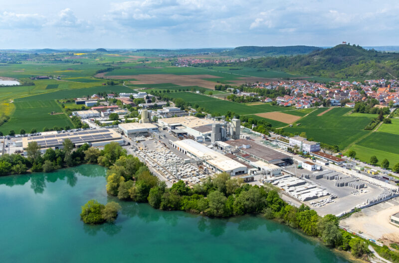 Panoramabild der Beton Kemmler GmbH mit dem Hirschauer Baggersee