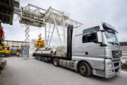 Verladung auf Lkw von Robustpassrohr