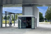 Technikmodul aus Beton als Doppelstock