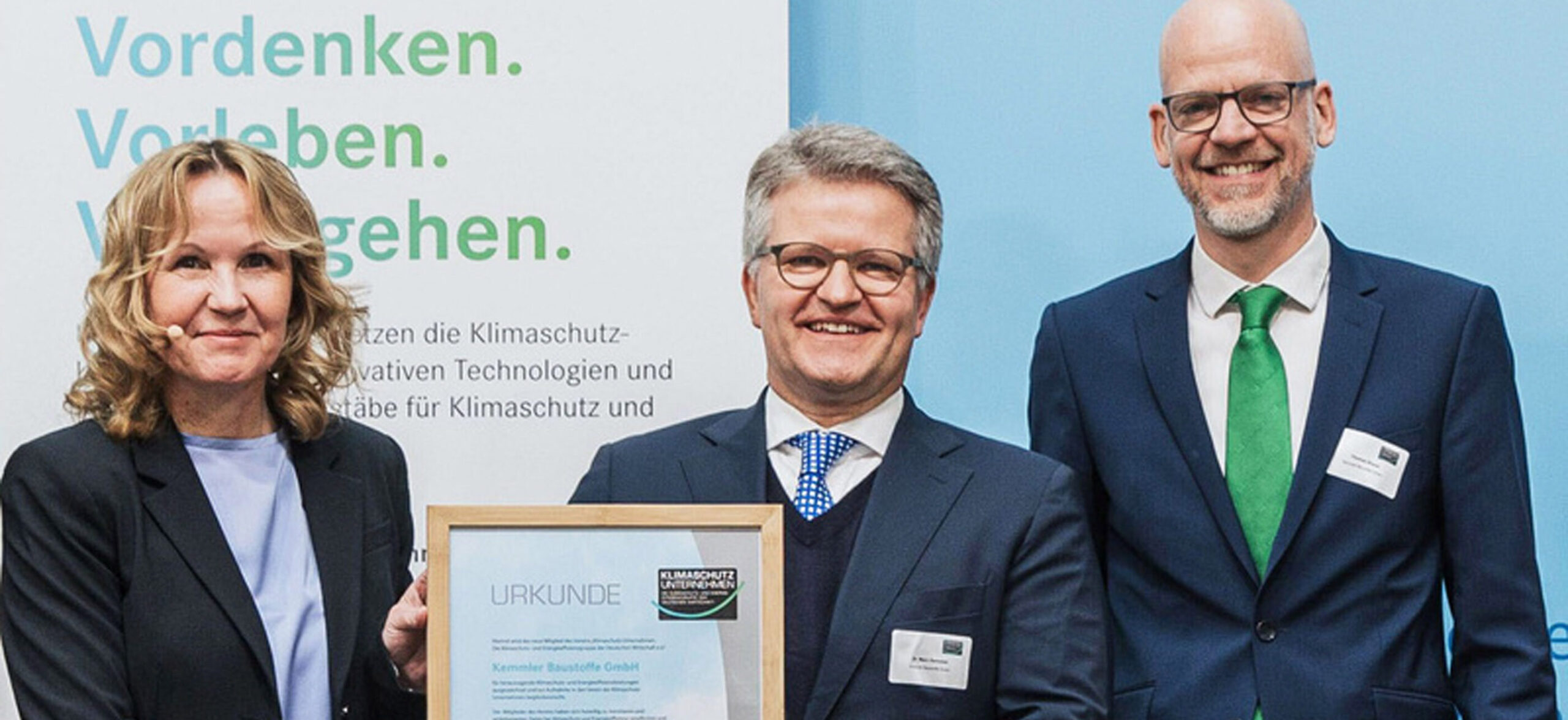 Übergabe der Urkunde Klimaschutz Unternehmen